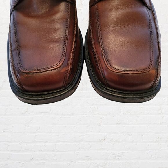 Dockers Men's Size 10 Brown Leather Square Toe Oxfords with Comfort Heels - Picture 11 of 13